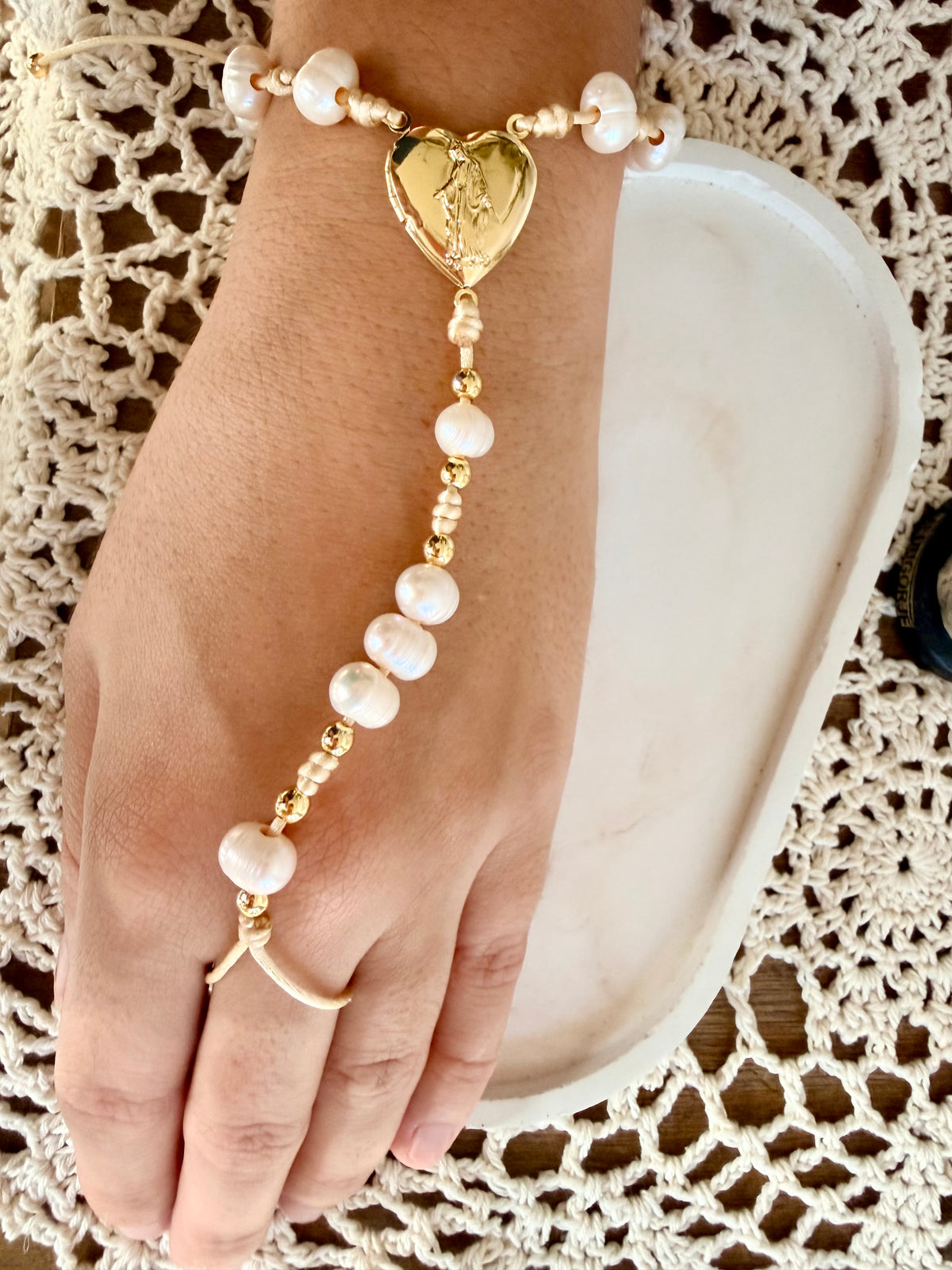 De su mano Hand Chain